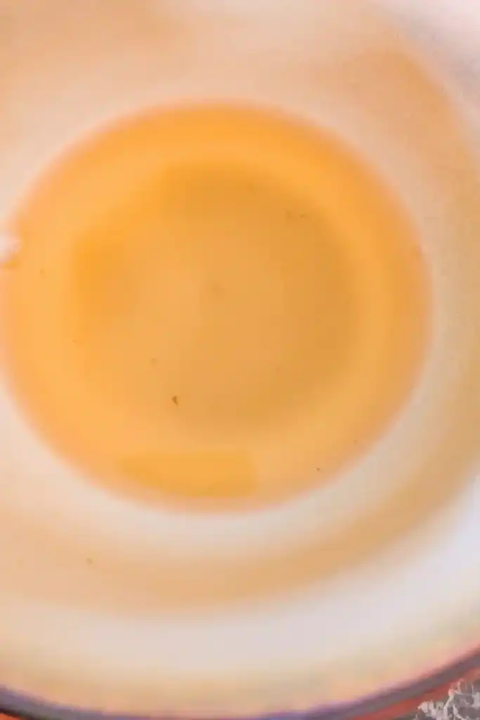 making salad dressing apple cider vinegar
