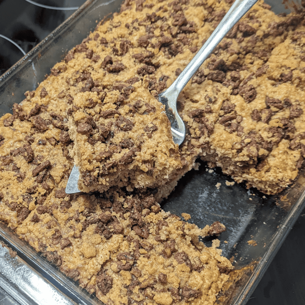 Delicious maple sugar crumble dessert with crunchy topping.
