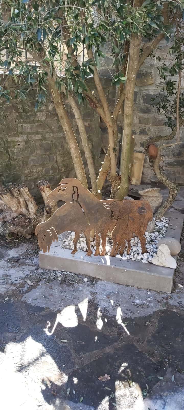 Escultura de animales en metal para jardín, decoracion rustica y artística.