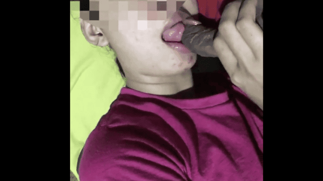 janda cantik penuh gairah minta crot di muka