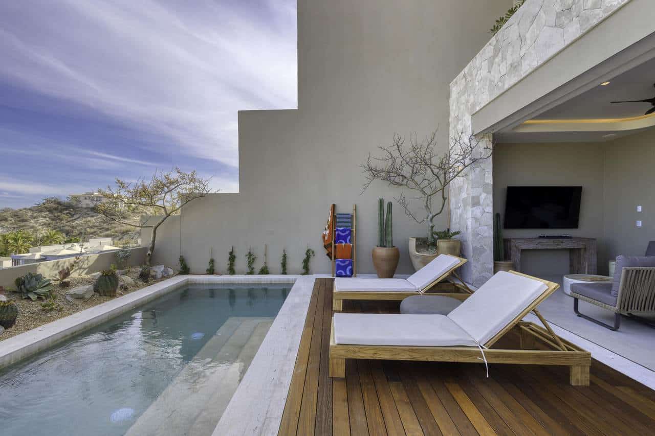 Elegant Villa In Solesta, Club Campestre With Golf Course And Mountain Backdrop