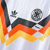 Camisa de fútbol Alemania, Adidas, bandera nacional, diseño deportivo moderno.