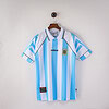 Camiseta de fútbol Argentina Adidas clásica y exclusiva para fanáticos argentinos.
