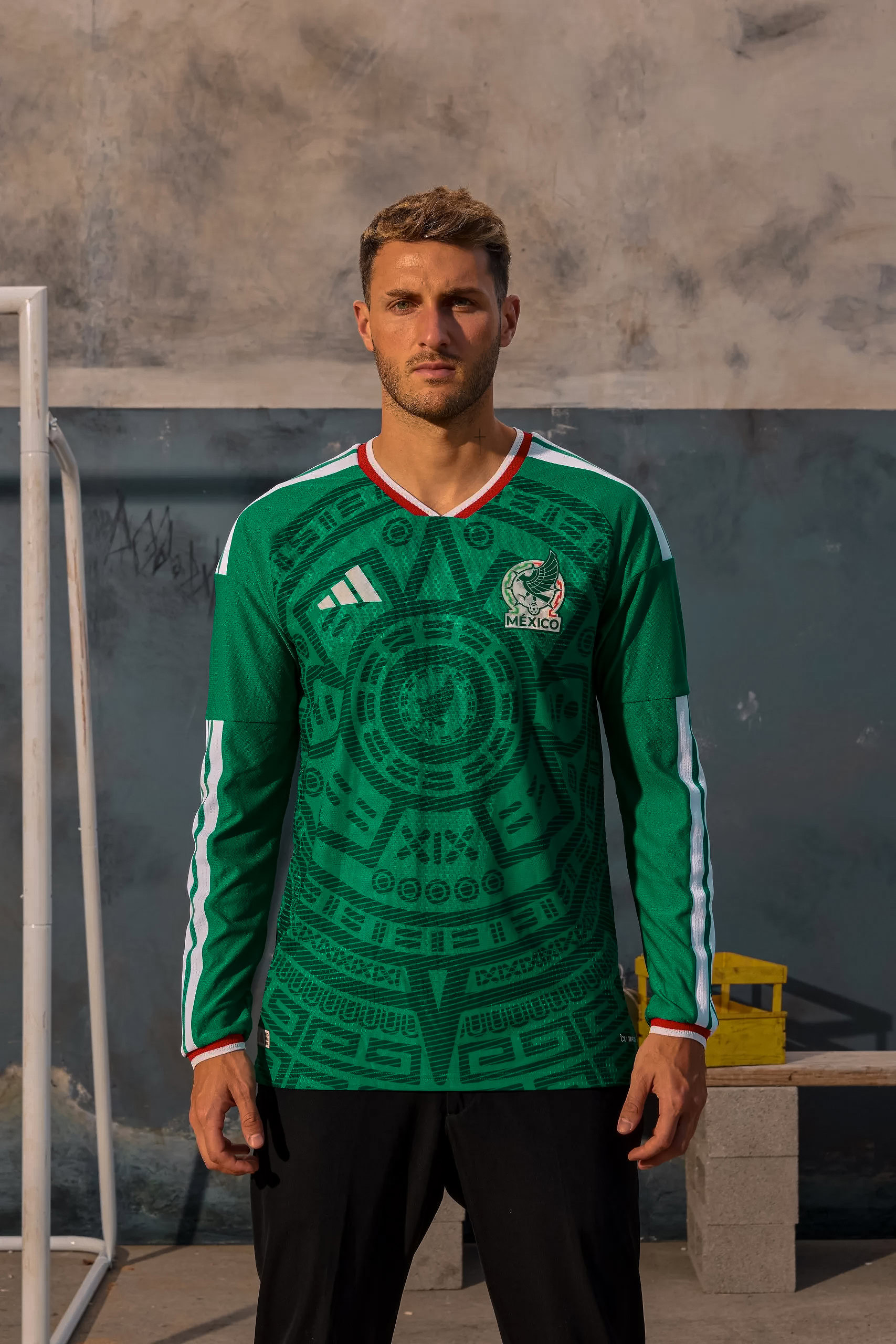 Fondo de camiseta de fútbol de México con diseño moderno y logotipo oficial.