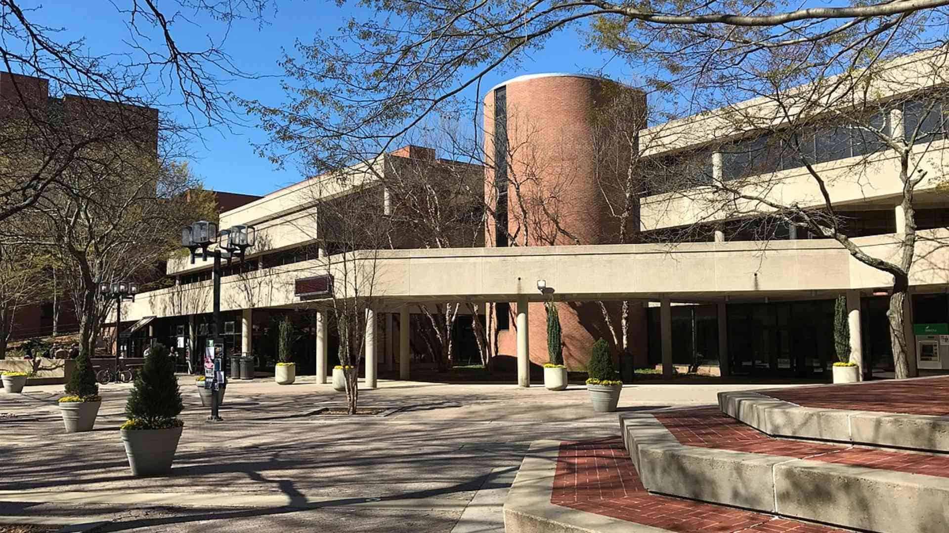  Credits:  https://w.wiki/AVBW  