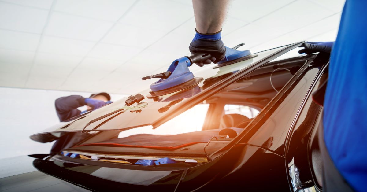 Featured image for “5 Tips on Choosing the Best Auto Glass Shop to Fix Your Windshield”