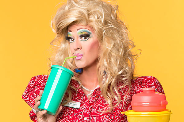 dee-w-ieye-tupperware-lady_bia-parade-activities