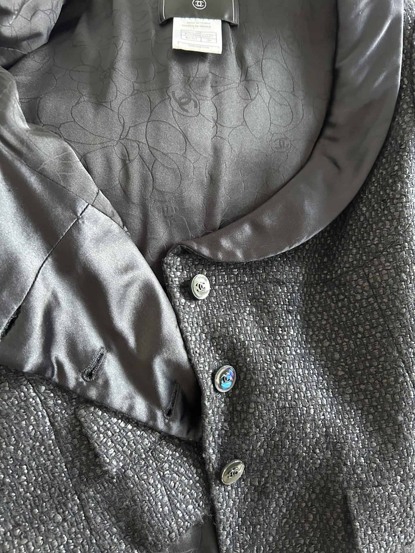 Veste noire en tweed CHANEL – Image 4
