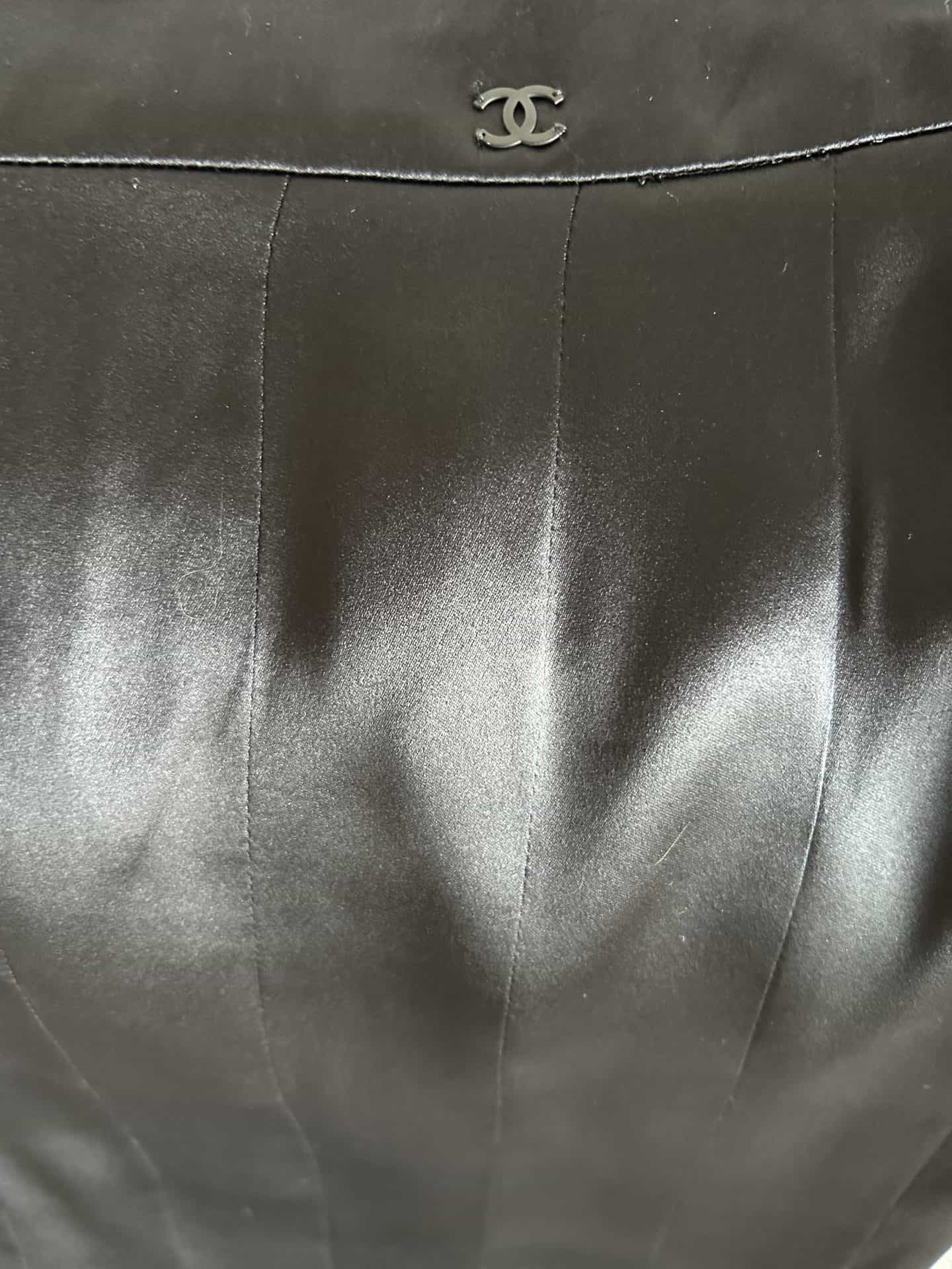 Jupe noire en soie CHANEL – Image 4