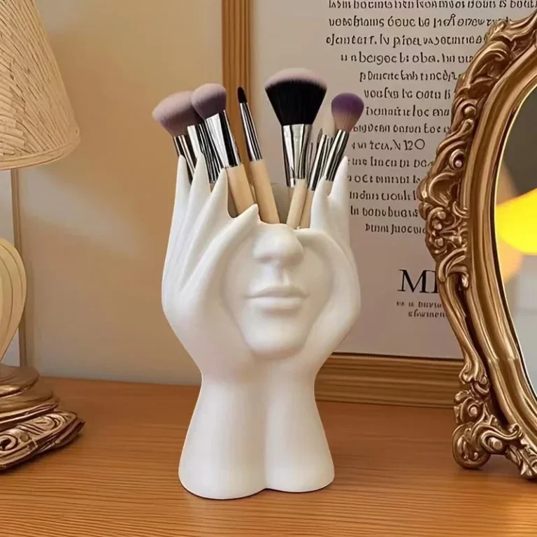 Creative Body Art-Inspired Storage Pen Holder & Makeup photo review