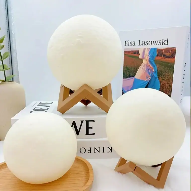 Enchanting Moon Light Night Lamp for Romantic Atmosphere photo review