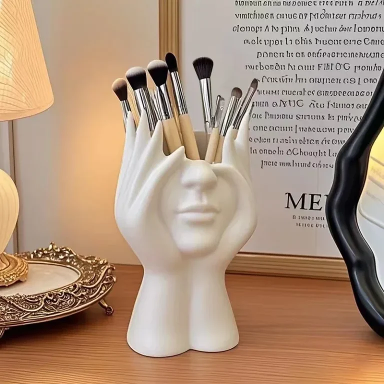 Creative Body Art-Inspired Storage Pen Holder & Makeup photo review