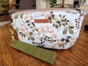 quilted wrist wallet
