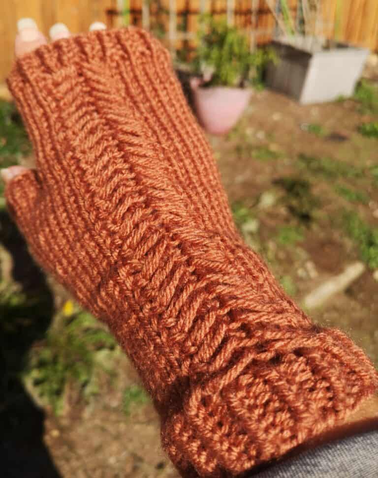 Chilli Orange Handmade Knitted Seamless Gloves