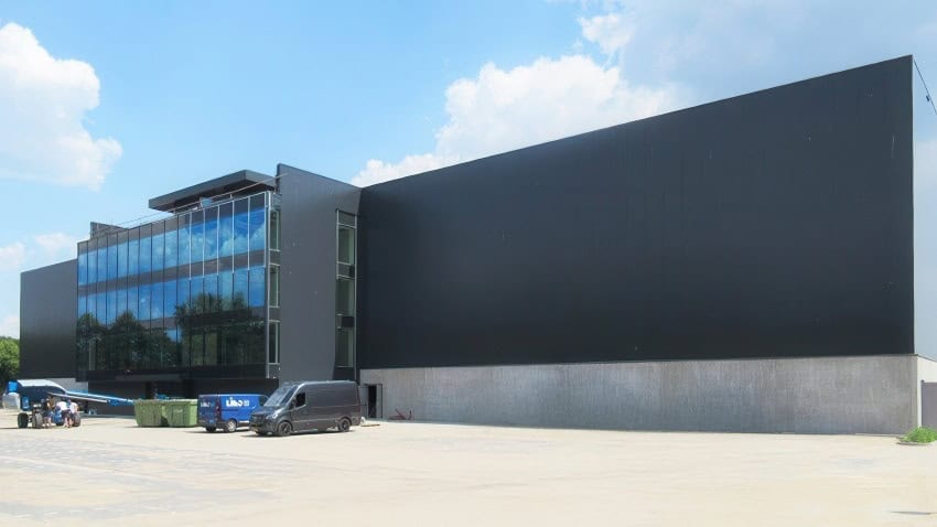 Large-scale distribution centre (DC) in Helmond - The Netherlands