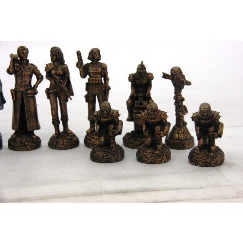 Dal Rossi Italy Mad Max Robot Chess Set on a Carbon Fibre Shiny Finish Chess Box 20” with compartments - Image 5