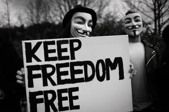 Darren Chaker , say no to censorship