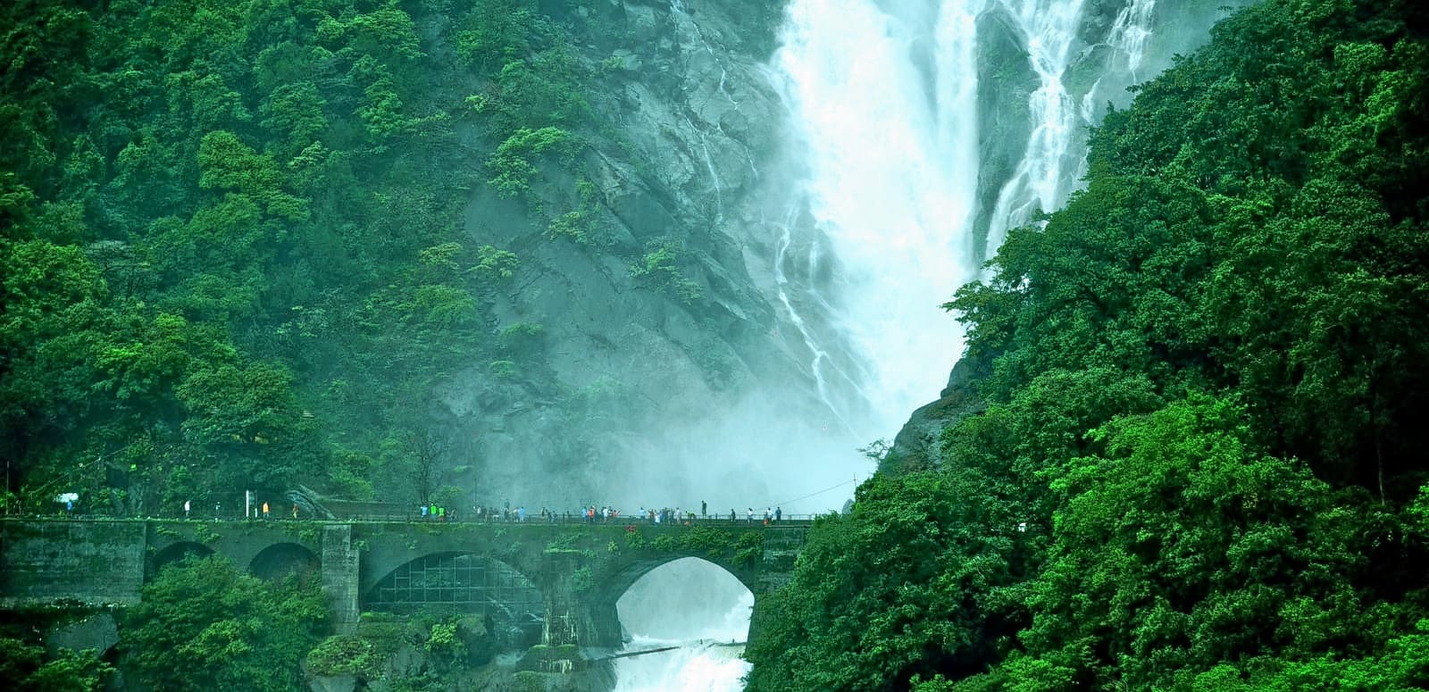 dudhsagar waterfall trekking