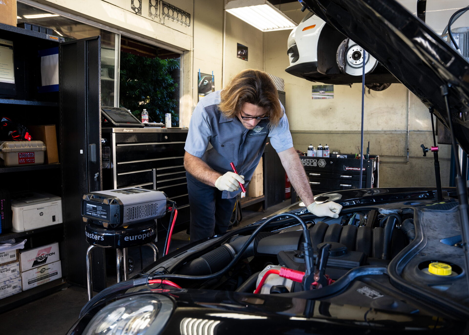 Professional auto repair and maintenance services in Del Mar, CA, focusing on engine diagnostics, oil changes, and vehicle tune-ups.