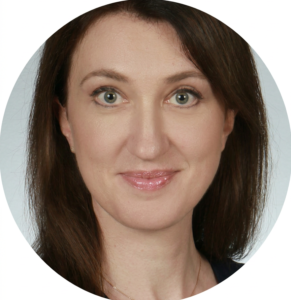 Modelka po zabiegu powiększania ust w Derm-Estetyka Gdynia.