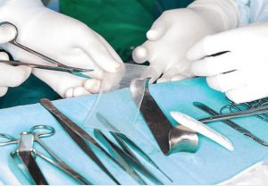 Precyzyjne zabiegi medycyny estetycznej w klinice Derm-Estetyka w Gdyni.