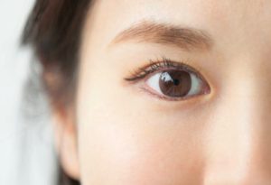 Jak wygląda zmarszczka nakątna 