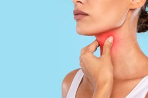 Jak wygląda zabieg usunięcia migdałków podniebiennych?