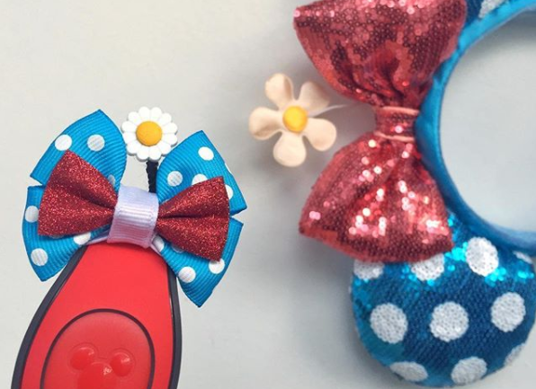 Retro Minnie MagicBand bow