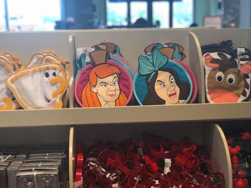Disney Aprons And Oven Mitts