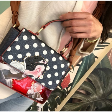 Danielle Nicole Snow White and Dopey Bag