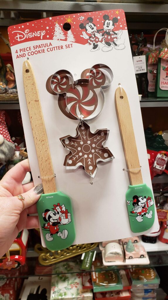 These Disney Baking Accessories