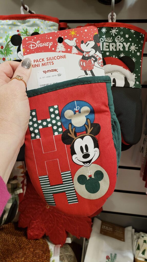 These Disney Baking Accessories
