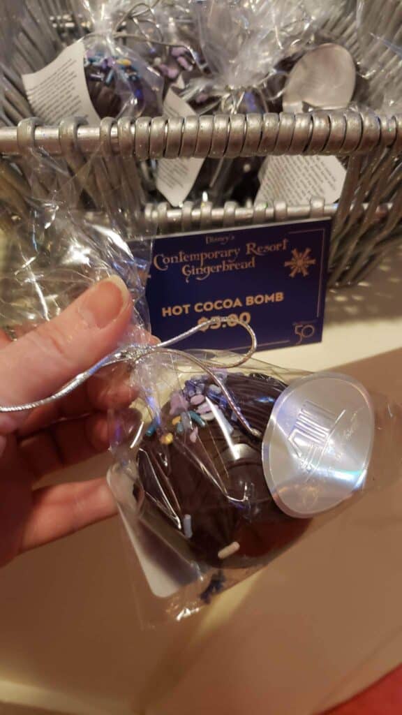 Contemporary Resort Treats and Trinkets