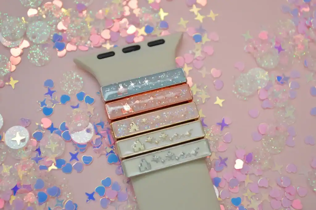 Elegant Disney-themed glitter hair clips for girls and women, perfect for Disney fashion lovers.