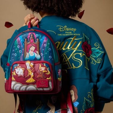 Disney princess-themed backpack with vibrant colors and charming design. Perfect for young Disney fa.