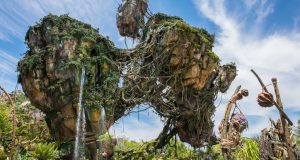 Pandora’s floating mountains draped in lush vines soar above guests exploring the immersive world at Disney’s Animal Kingdom.