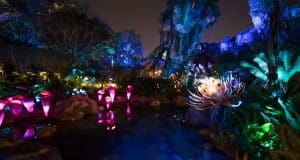 Pandora’s bioluminescent plants and glowing waters dazzle at night, delivering Avatar-inspired magic unique to Disney World.