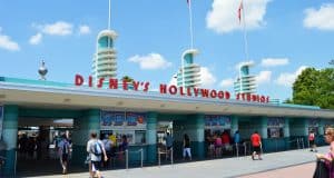hollywood-studios-sign