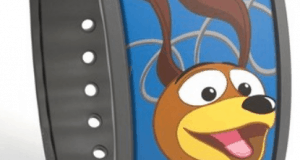 Blue Toy Story Land MagicBand featuring cheerful Slinky Dog with perked ears—exclusive for Walt Disney World Annual Passholders.