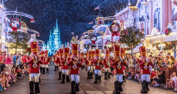 Mickey's Very Merry Christmas Party Soldiers
