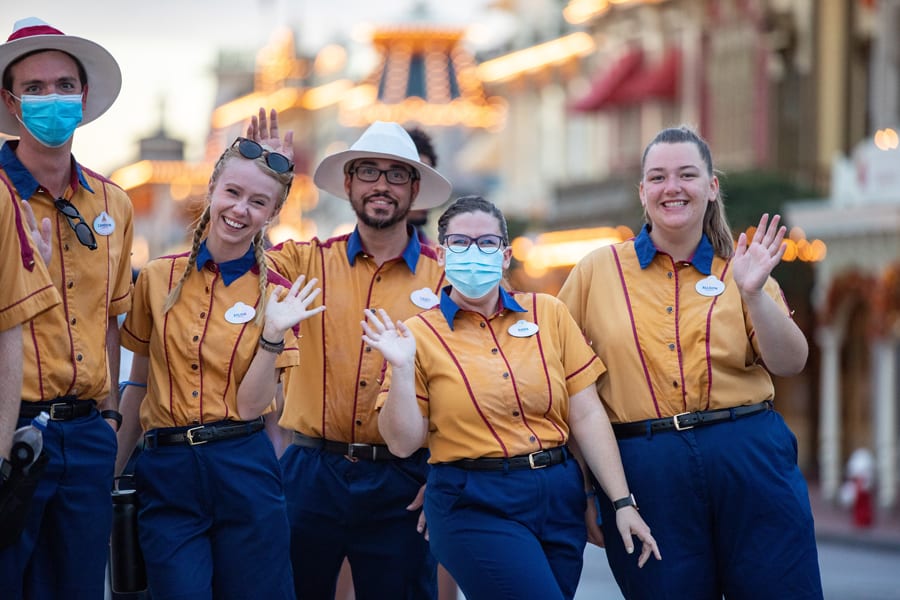 cast-member-disney-world