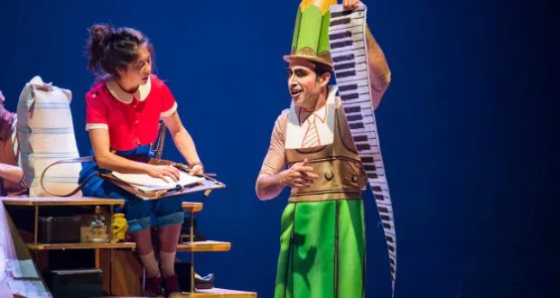 Scene from Drawn to Life by Cirque du Soleil