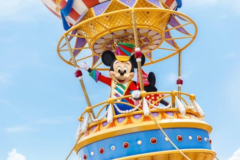 disney-world-parade