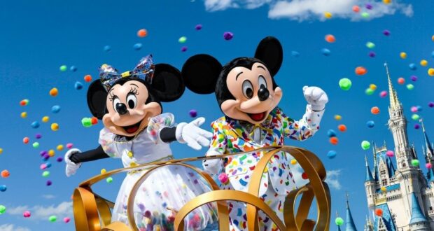 mickey-minnie-parade