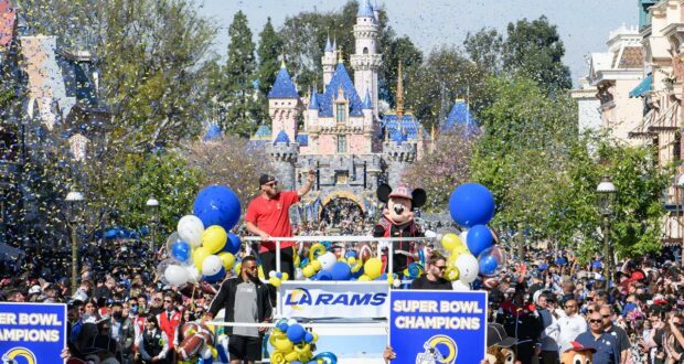 Superbowl Disneyland