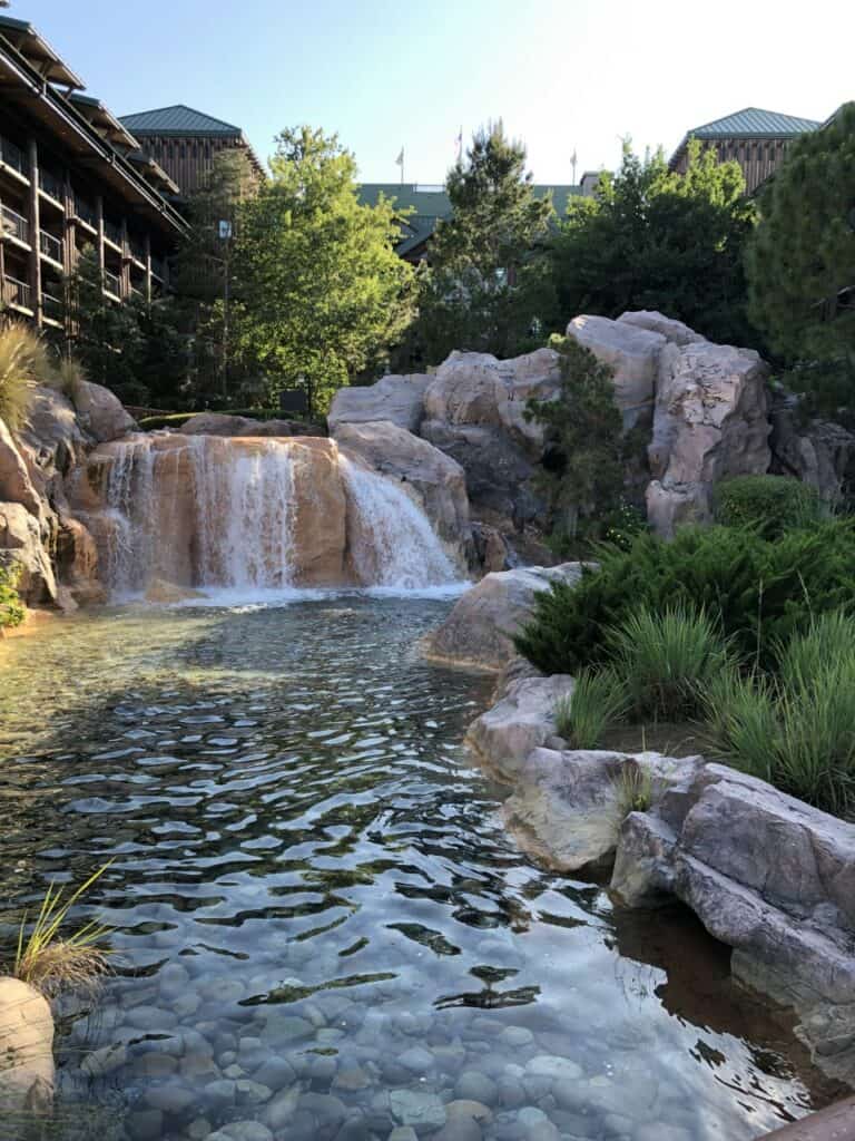 copper-creek-falls-wilderness-lodge