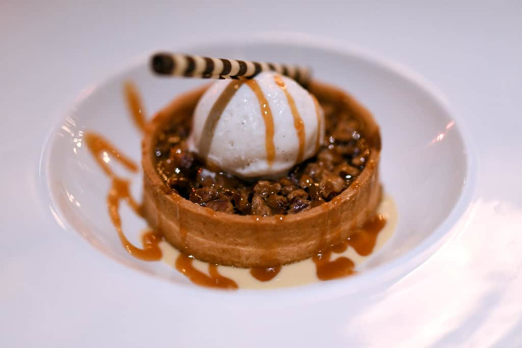 warm-pecan-brown-butter-tart-epcot