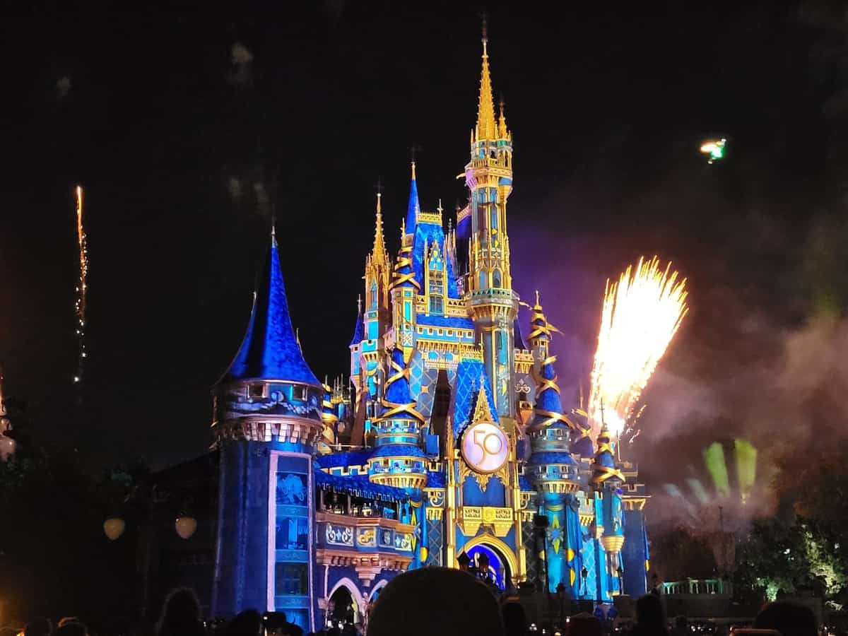 tink-fireworks-magic-kingdom