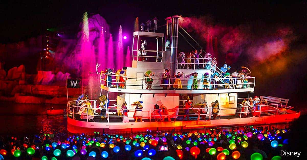 fantasmic-boat-steamboat-hollywood