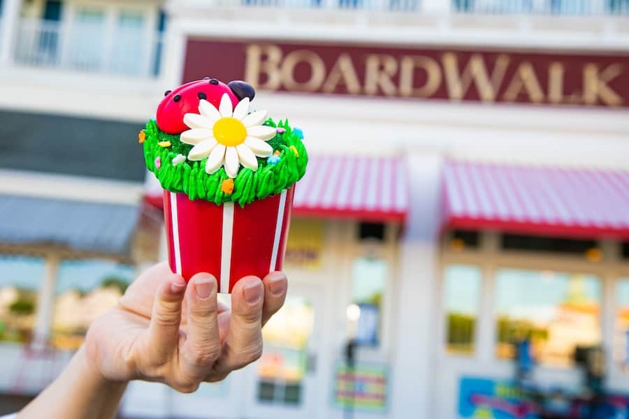disney-earth-day-garden-cupcake